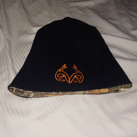 Realtree reversible beanie - Picture 2 of 2